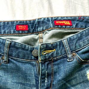 Express Stella straight leg jeans in size 6